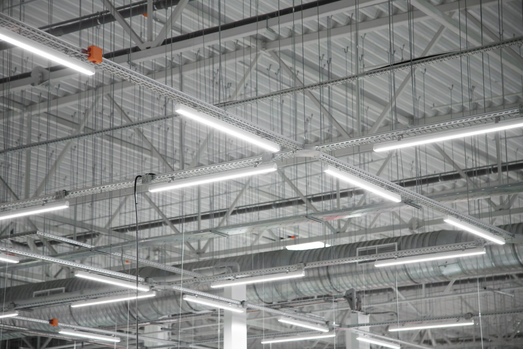 Warehouse roof with lighting equipment