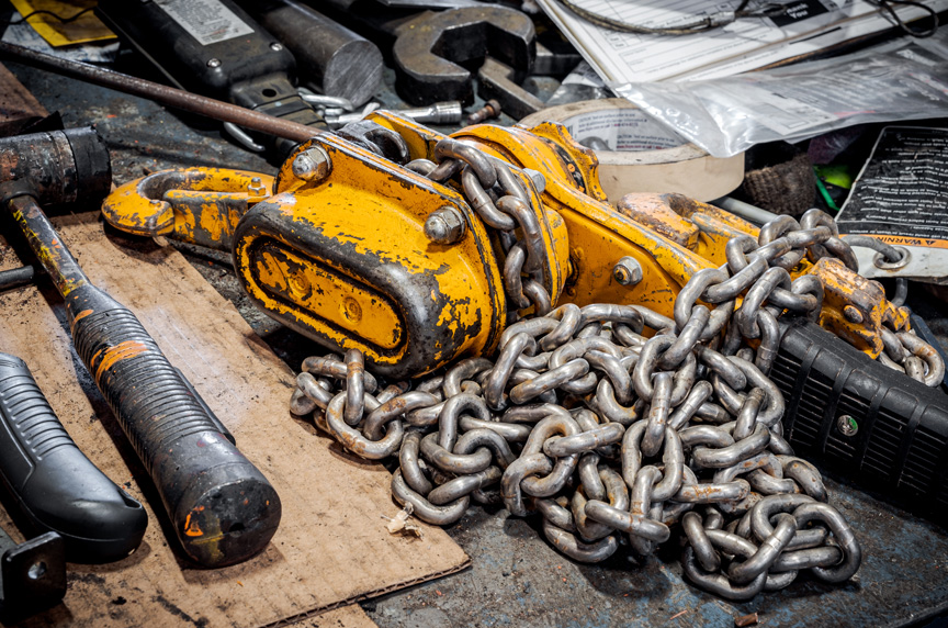 Lever Hoist with Welded Chain Laid Out for an Inspection