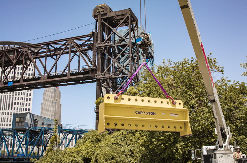 Crosby BlokAlert Installed on Mobile Crane Block In-Field Use Within City