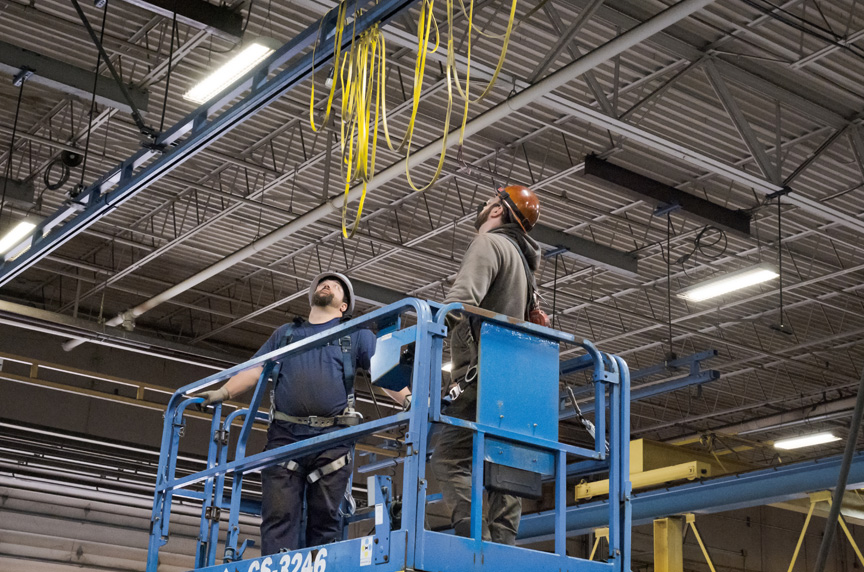 Overhead Crane Service on Workstation Crane with Festooning