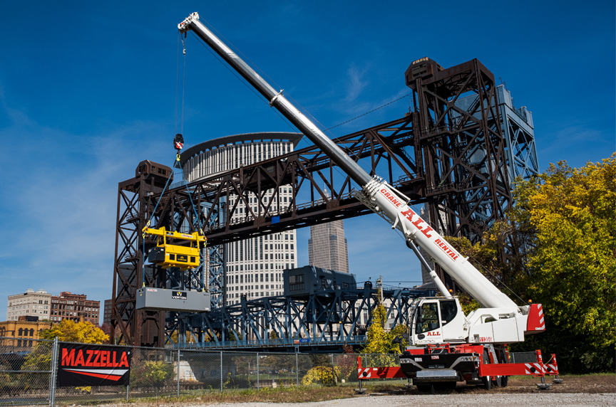 Crosby Verton EVEREST SpinPod 7.5 Completing Demo Lift in a City