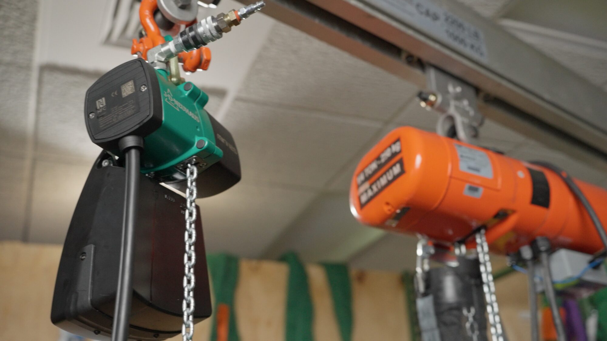 pneumatic or electric hoist